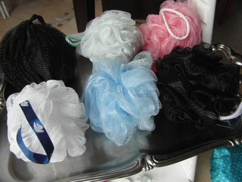 bad spulletjes  sponsen  bruisbal  douchemuts nivea olie etc, Sieraden, Tassen en Uiterlijk, Uiterlijk | Lichaamsverzorging, Zo goed als nieuw