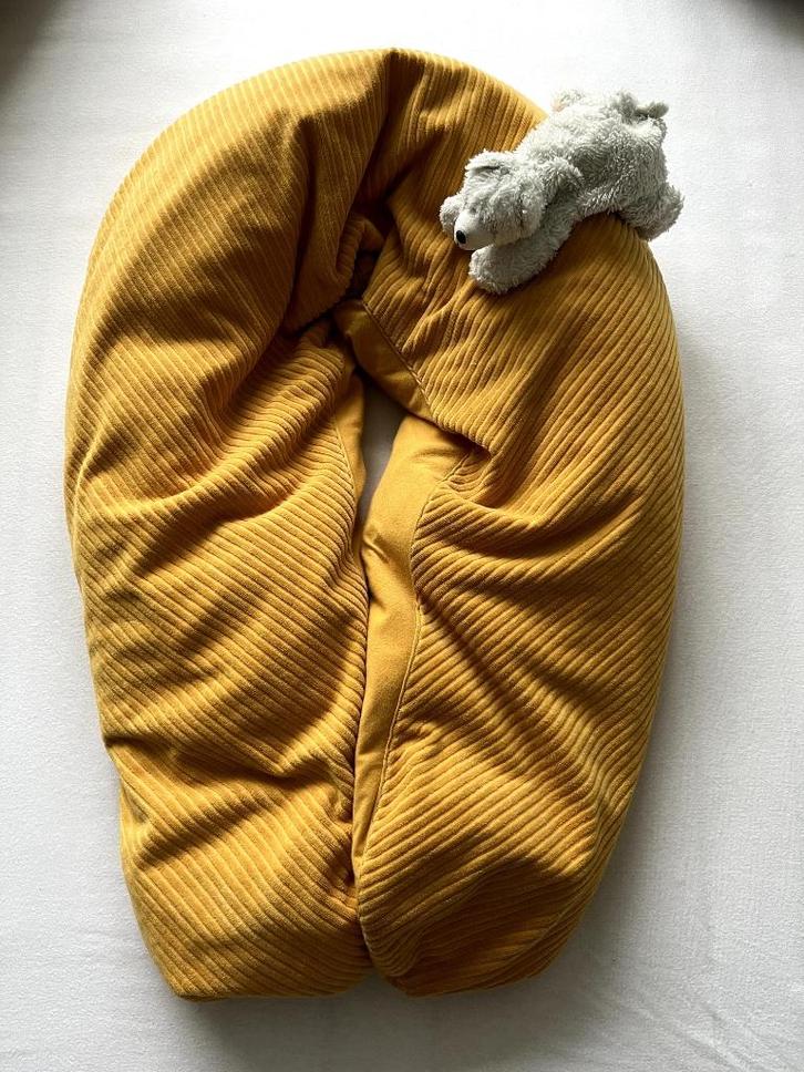 Voedingskussen – comfortabel en praktisch Geel, Kinderen en Baby's, Babyvoeding en Toebehoren, Gebruikt, Voedingskussen, Ophalen of Verzenden