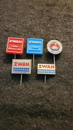 Zwanenburg vleeswaren Oss speldjes, Verzenden, Zo goed als nieuw, Merk, Speldje of Pin