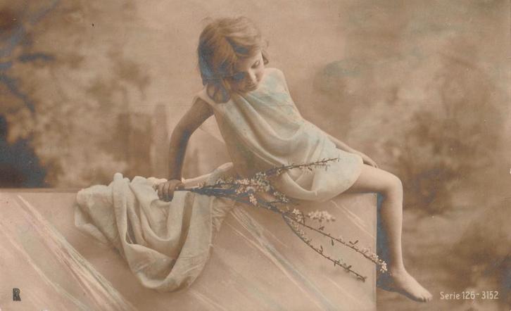 MEISJE JURK UIT BEGIN 1900 ZEER MOOIE OUDE KAART KJ729, Verzamelen, Ansichtkaarten | Themakaarten, Gelopen, Voor 1920, Overige thema's