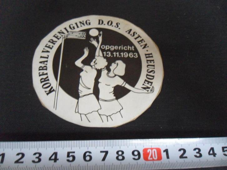 sticker asten - heusden korfbal vereniging DOS, Verzamelen, Stickers, Zo goed als nieuw, Ophalen