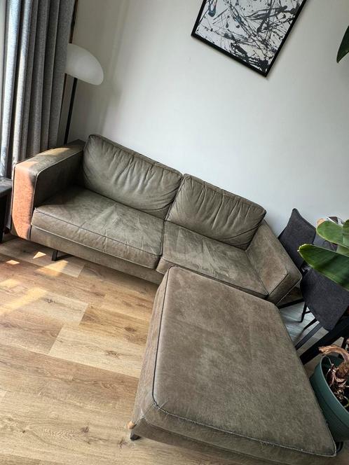 Groene bank van WOOOD met hocker, Huis en Inrichting, Banken | Complete zithoeken, Gebruikt, Leer, Ophalen