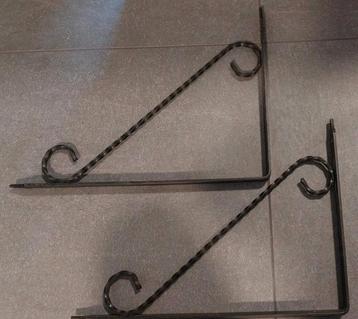 ✨️👉Twee sierlijke plankdragers✨️👈 beschikbaar voor biedingen