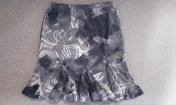 Zwierige rok met inzet. Zwart - grijs. 44 - 46 beschikbaar voor biedingen