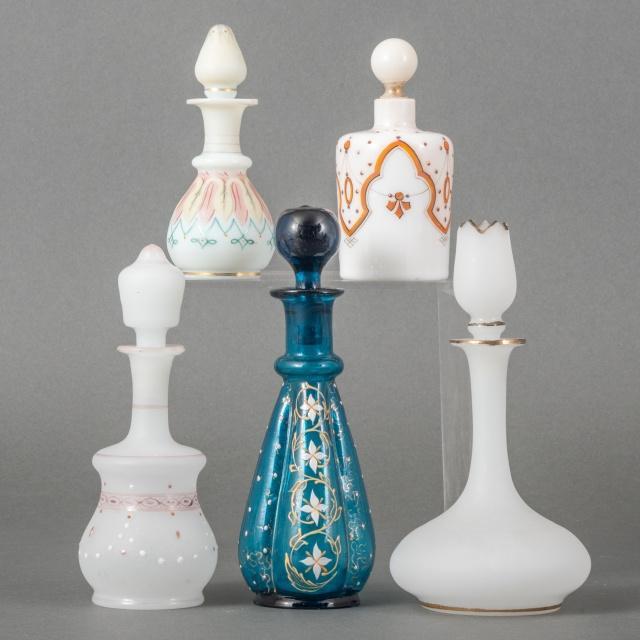 Opaline en Blauw Glazen Parfum Flessen oa. met Gouden Bies., Antiek en Kunst, Antiek | Glas en Kristal, Ophalen of Verzenden