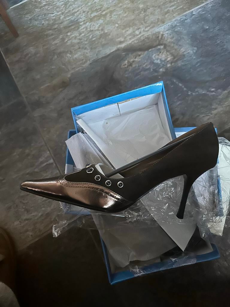 Bruine Feest Naaldhakken - Maat 38 - Nieuw, Kleding | Dames, Schoenen, Nieuw, Schoenen met hoge hakken, Bruin, Ophalen of Verzenden