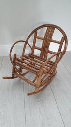 Vintage houten schommelstoel voor pop, Ophalen of Verzenden, Zo goed als nieuw, Overige typen