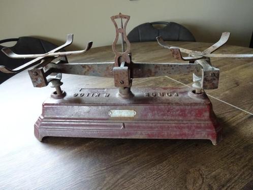 Weegschaal van ijzer, rood, vintage, Antiek en Kunst, Antiek | Gereedschap en Instrumenten, Ophalen