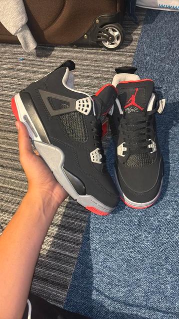 Jordan 4 beschikbaar voor biedingen