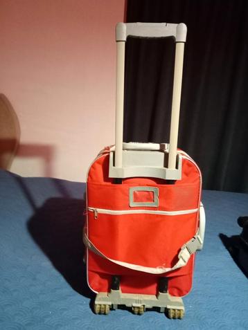 Kleine Rode Trolley - 50 cm beschikbaar voor biedingen