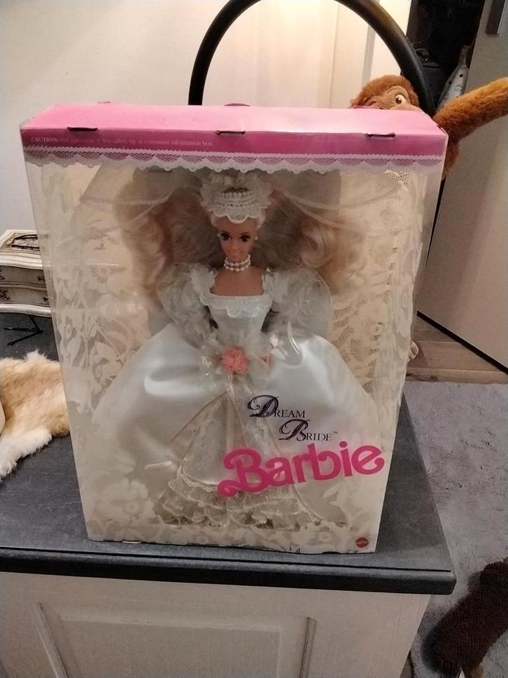 Barbie Bruid Lacy Lingerie NRFB 1991., Verzamelen, Poppen, Nieuw, Ophalen of Verzenden