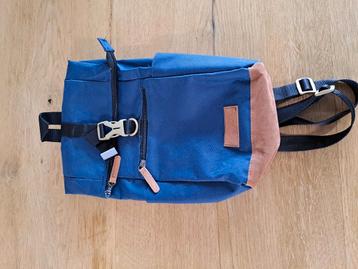 Donkerblauwe kleine dagrugzak. Merk: Chappo.  beschikbaar voor biedingen