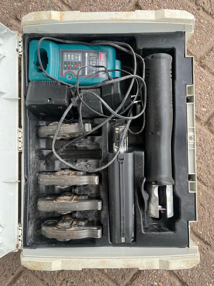 Perstang Novopress met toebehoren, Doe-het-zelf en Verbouw, Gereedschap | Handgereedschap, Gebruikt, Ophalen of Verzenden