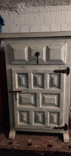 Sierlijk oud kastje, Ophalen of Verzenden, Gebruikt