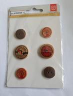 Basic Grey wooden buttons "Clipping", Ophalen of Verzenden, Nieuw, Versiering of Embellishment, Overige merken