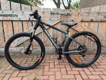 Mountainbike Rockrider ST900 2stuks  - Zo goed als nieuw! beschikbaar voor biedingen