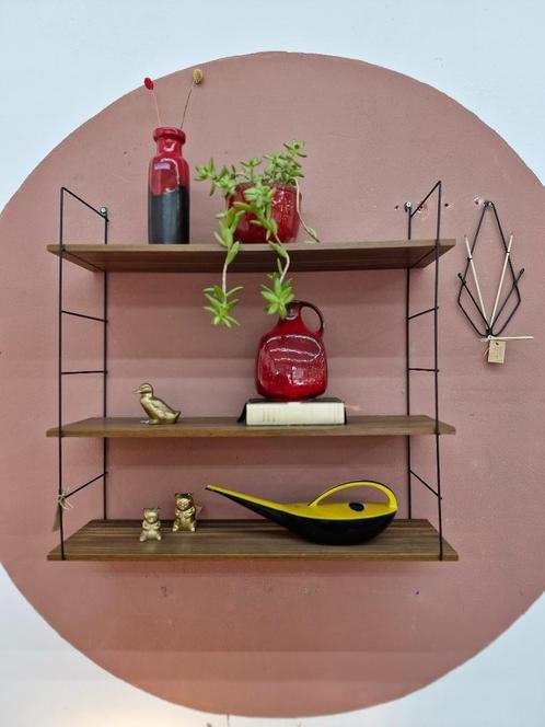 Vintage wandrekje / boekenrek jaren 70, Huis en Inrichting, Woonaccessoires | Wandplanken en Boekenplanken, Gebruikt, Ophalen