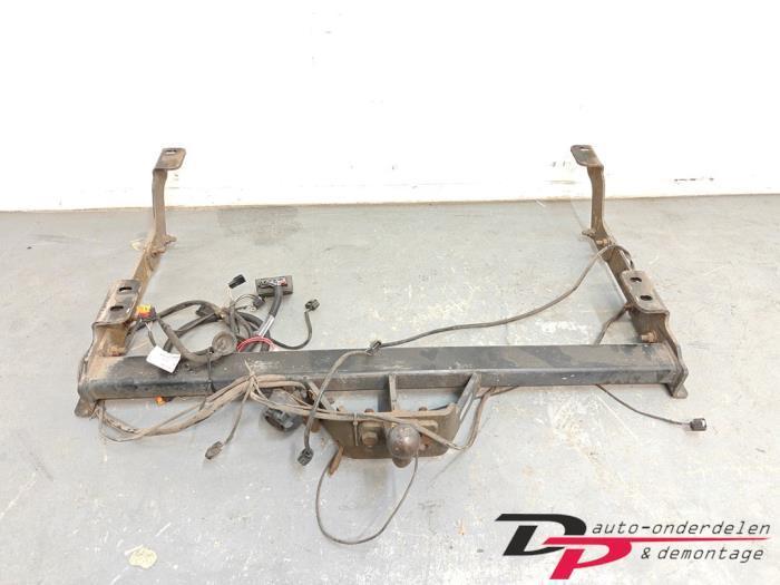 Trekhaak van een Renault Trafic, Auto-onderdelen, Ophanging en Onderstel, Renault, Gebruikt, 3 maanden garantie, Ophalen of Verzenden