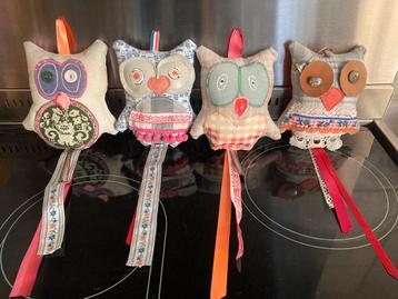 4 Uilen Galeriepetitparis allemaal gemerkt Prijs is per stuk beschikbaar voor biedingen