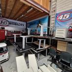 Grote partij bureaus met bureaustoel en ladeblok, Ophalen, Gebruikt