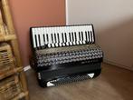 Hohner Atlantic IV N De Luxe in mooie staat, Muziek en Instrumenten, Accordeons, Ophalen, Met koffer, Toetsaccordeon, Zo goed als nieuw