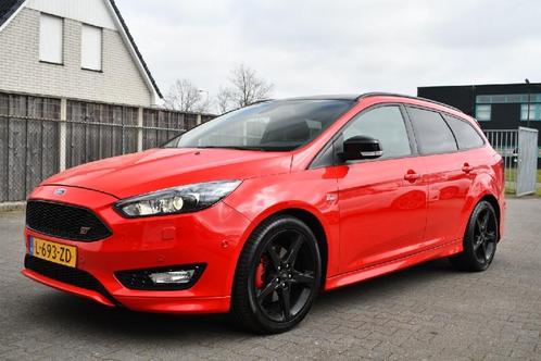 Ford Focus Wagon 1.5 ST-Line Red Edition Carplay|Stoelverwar, Auto's, Ford, Bedrijf, Focus, ABS, Adaptieve lichten, Airbags, Airconditioning
