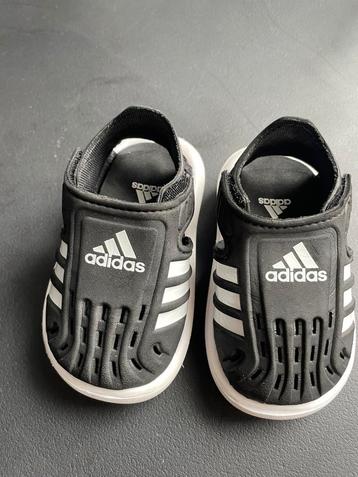 Adidas sandalen zwart maat 19 beschikbaar voor biedingen