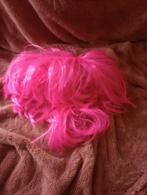 Roze pruik met kort haar, Ophalen of Verzenden, Zo goed als nieuw