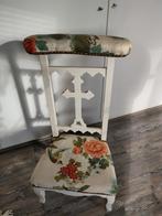 Brocante Bidstoeltje met kruis, Ophalen, Hout, Gebruikt, Wit