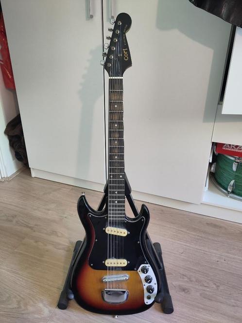 Vintage Cort - vroege jaren 80 - short scale, Muziek en Instrumenten, Snaarinstrumenten | Gitaren | Elektrisch, Gebruikt, Solid body