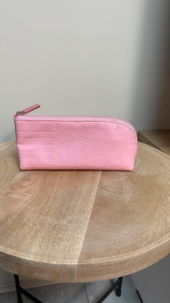 MAC Etui – Lichtroze, Sieraden, Tassen en Uiterlijk, Toilettassen, Zo goed als nieuw, Dame, Roze, Ophalen of Verzenden