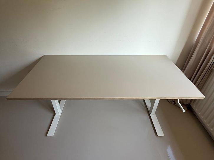 IKEA Starsta zit/sta bureau, Huis en Inrichting, Bureaus, Zo goed als nieuw, Bureau, In hoogte verstelbaar, Ophalen