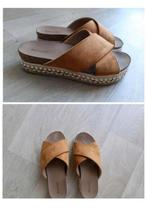 Slippers met plateauzool - maat 39, Zwart, Zo goed als nieuw, Ophalen, Slippers