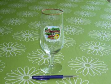 Vintage glas Giethoorn met goudkleurige rand beschikbaar voor biedingen