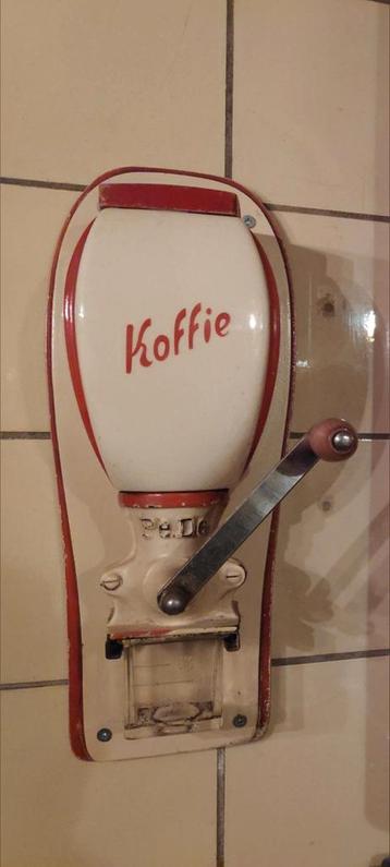Vintage Pe.De. Pede Koffiemolen Wandmodel goed werkend beschikbaar voor biedingen