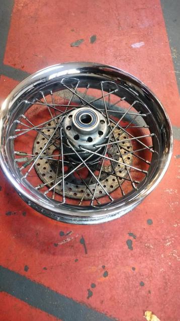 voorwiel (rim) velg rond  16 inch chroom gebruikt beschikbaar voor biedingen