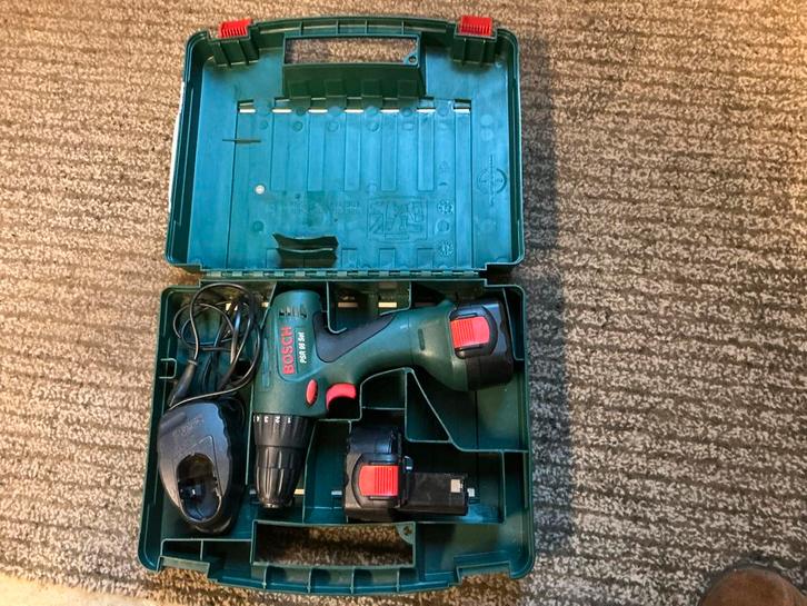 Bosch Accu Schroefboormachine PSR 960 met 2 accu’s, Doe-het-zelf en Verbouw, Gereedschap | Boormachines, Gebruikt, Boor- en Schroefmachine