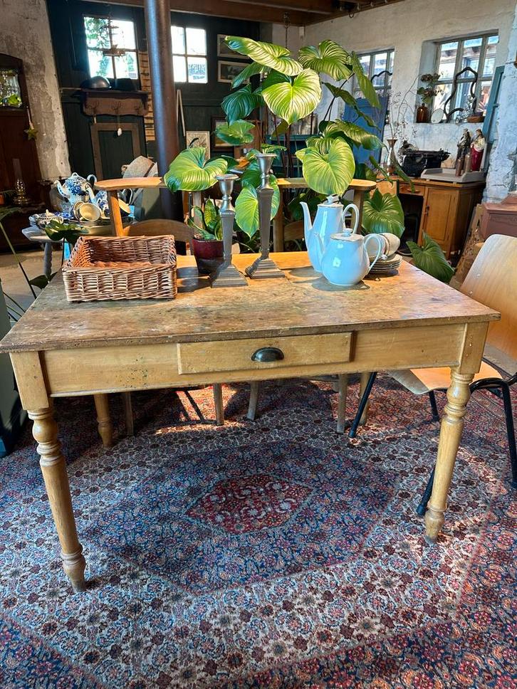 Brocante Houten Tafel met Lade - grenen - hout, Antiek en Kunst, Antiek | Meubels | Tafels, Ophalen