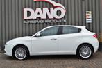 Alfa romeo Giulietta 1.4 T Distinctive 170 PK Clima/Cruise/L, Auto's, Stof, Zwart, 4 cilinders, Wit