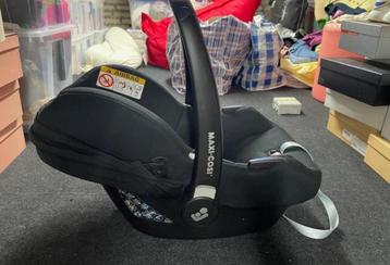 Maxi -Cosi cabriofox +  EasyFix Cabriofix beschikbaar voor biedingen
