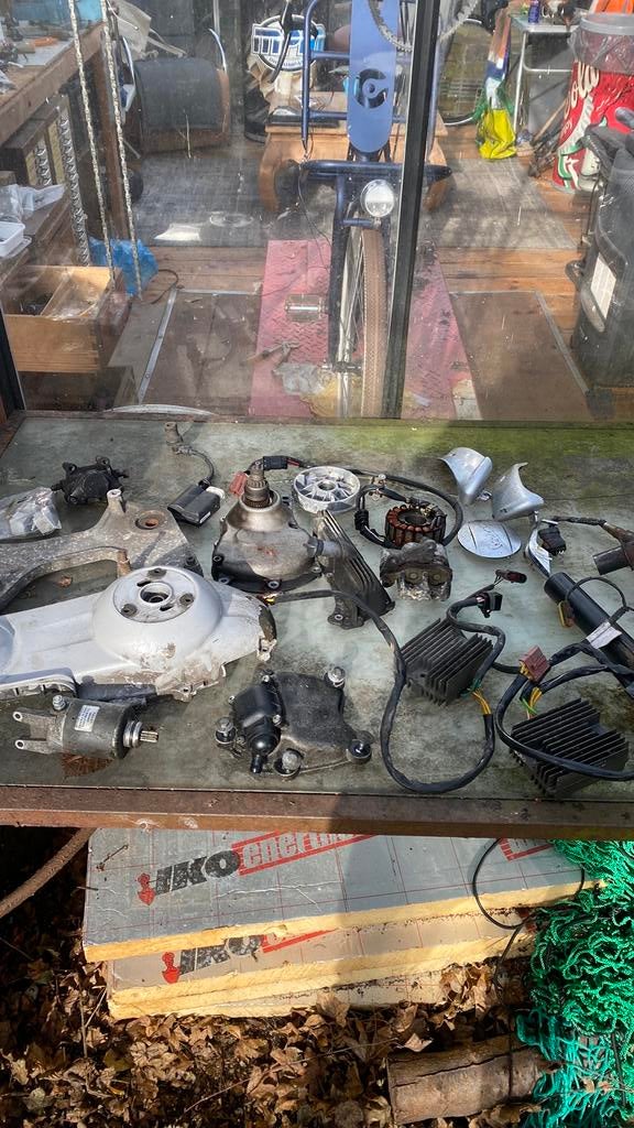 Vespa gts 250  plus sprint, Fietsen en Brommers, Brommeronderdelen | Scooters, Ophalen of Verzenden, Zo goed als nieuw, Overige typen