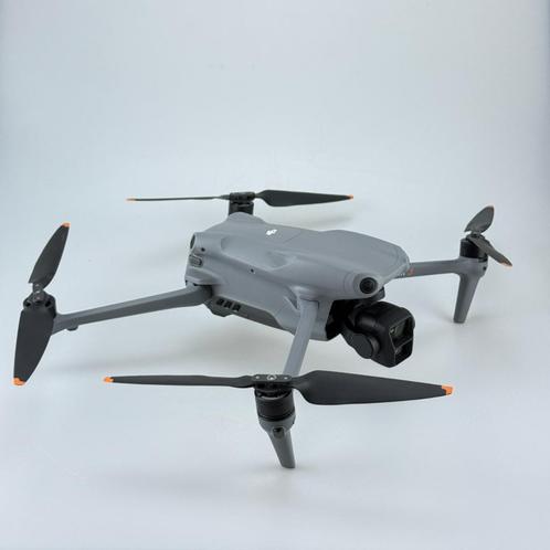 DJI Air 3 drone Fly More Combo (met RC-2 Smart Controller) |, Audio, Tv en Foto, Drones, Zo goed als nieuw