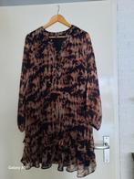 Mooie jurk van merk Monki - Maat 42, Kleding | Dames, Jurken, Bruin, Maat 42/44 (L), Ophalen of Verzenden, Zo goed als nieuw