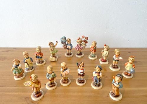 Hummel beeldjes diverse jaarhummels, Verzamelen, Beelden en Beeldjes, Zo goed als nieuw, Hummel, Ophalen of Verzenden