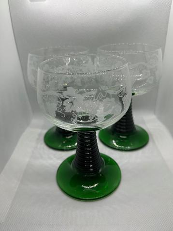 1970s Luminarc Roemer Green Bijvoeglinge Stem Wijnglazen beschikbaar voor biedingen
