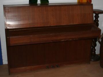 Rippen piano beschikbaar voor biedingen