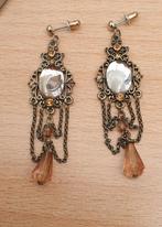 Leuke vintage aandoende oorbellen met strass, Overige materialen, Hangers, Beige, Nieuw