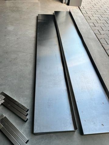 RVS Stelling - 2 stuks gebruikt beschikbaar voor biedingen