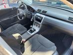 Volkswagen Passat Variant 2.0 FSI Airco Trekhaak Nieuwe apk, Voorwielaandrijving, Gebruikt, 4 cilinders, Zwart