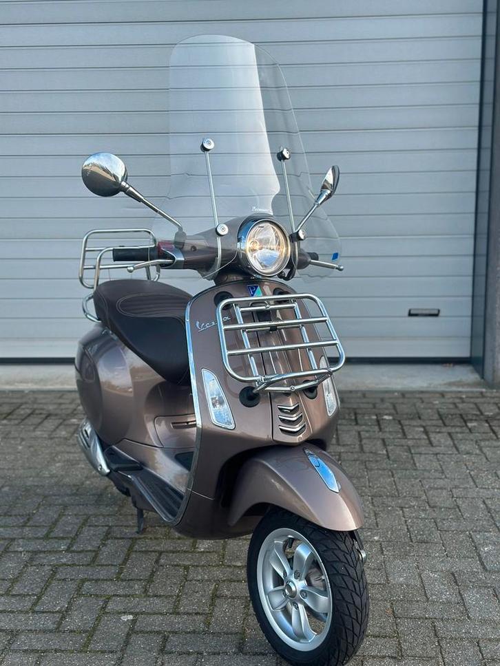Vespa Primavera, Fietsen en Brommers, Scooters | Vespa, Zo goed als nieuw, Overige modellen, Benzine, Ophalen